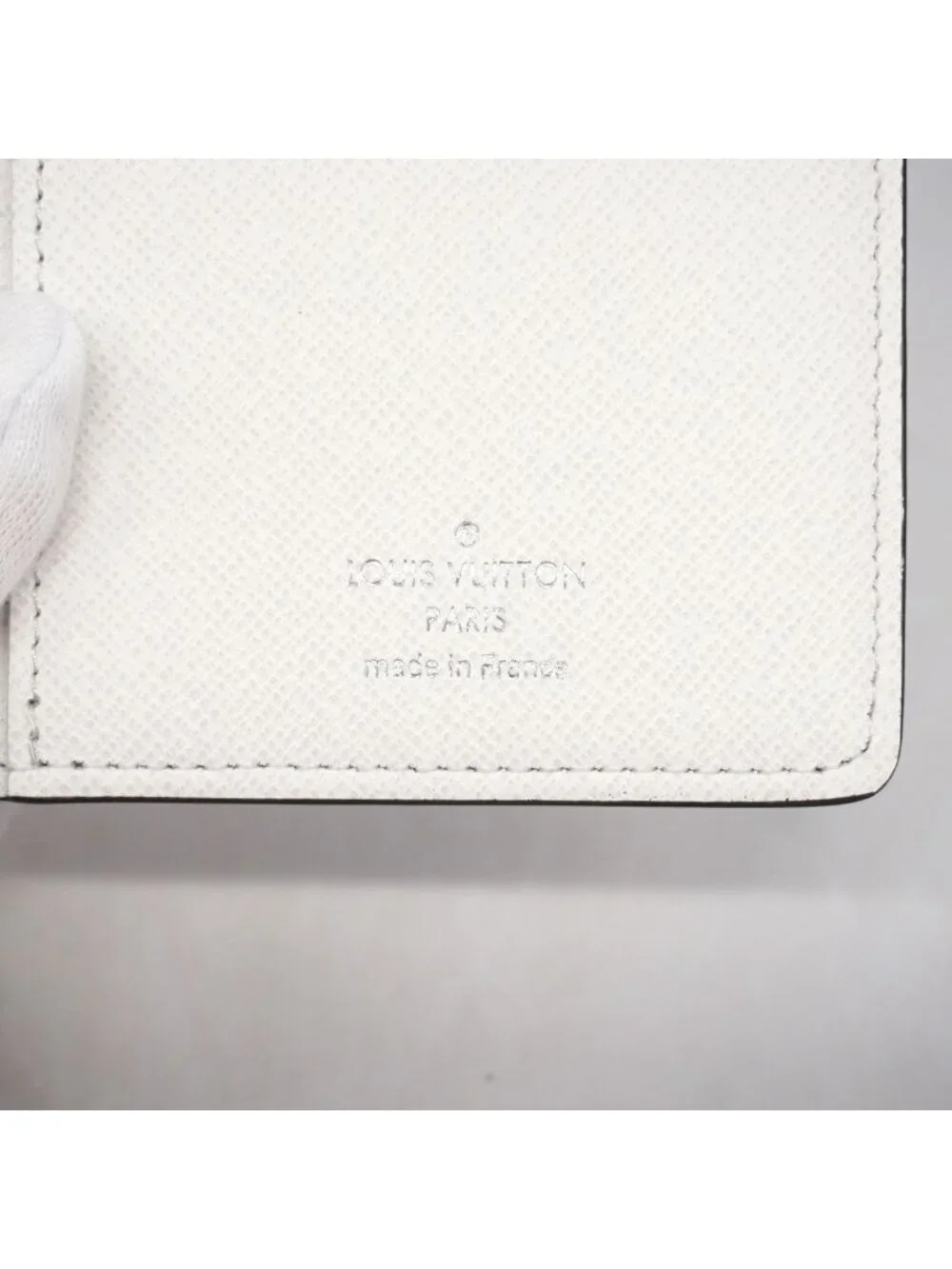 Louis Vuitton Wallet Taigarama Portefeuille Brazza Antarctica